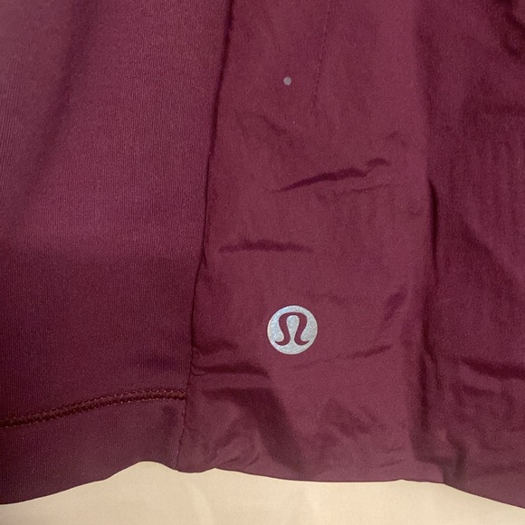 Lululemon Run For Cold Jacket, Size 6, Color Plum - Picture 10 of 12